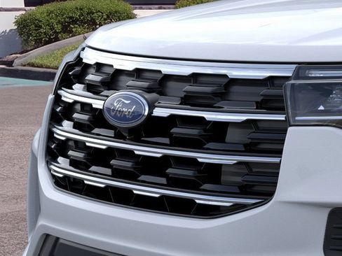 New 2026 Ford Explorer Active RWD image 18