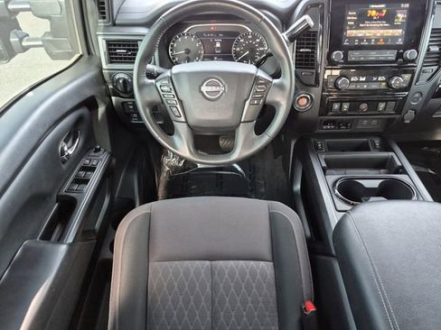 Used 2024 Nissan Titan SV w/ SV Convenience Package RWD image 21
