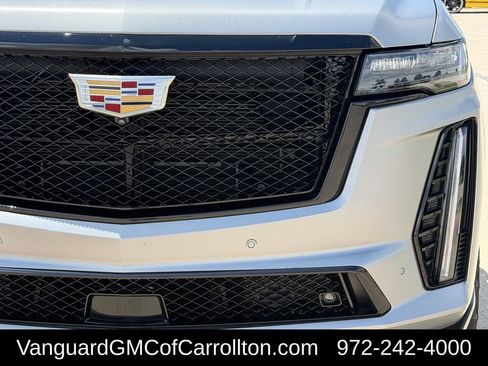 Used 2023 Cadillac Escalade V AWD/4WD image 4