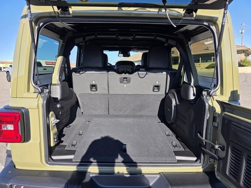 New 2026 Jeep Wrangler Unlimited Rubicon image 9