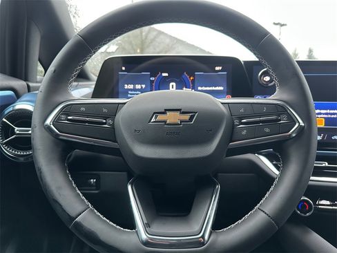 New 2026 Chevrolet Equinox EV LT image 23