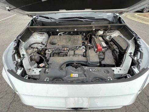 Used 2025 Toyota RAV4 XLE image 32