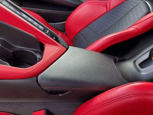 Used 2021 Chevrolet Corvette Stingray Preferred Cpe w/ 2LT image 23