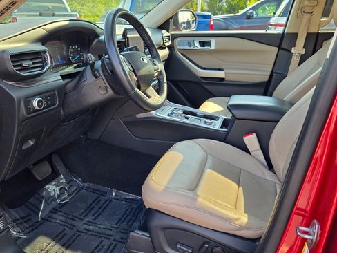 Used 2021 Ford Explorer Limited w/ Equipment Group 301A image 22