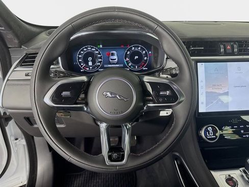 New 2025 Jaguar F-PACE SVR image 12