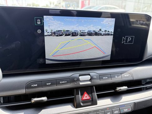 Used 2025 Kia K4 FWD image 18