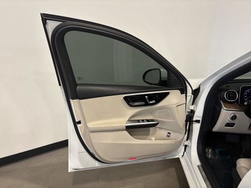 Used 2024 Mercedes-Benz C 300 4MATIC Sedan image 12