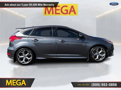 Used 2018 Ford Focus ST FWD image 5