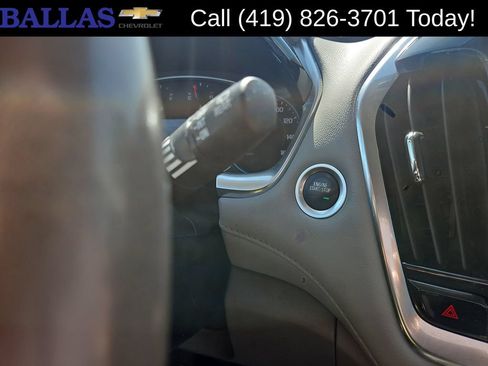 Used 2020 Chevrolet Traverse LT FWD image 17