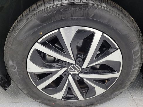 Used 2024 Volkswagen Jetta S image 31