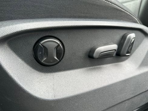 Used 2023 Volkswagen Atlas SE image 4