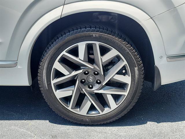 Used 2023 Hyundai Santa Fe Calligraphy FWD image 5