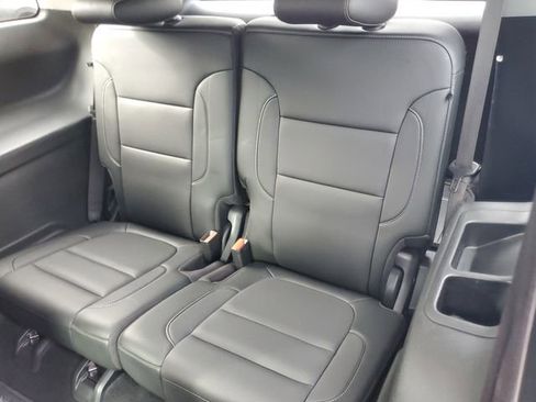 Used 2020 GMC Acadia SLT w/ Driver Alert Package II image 10