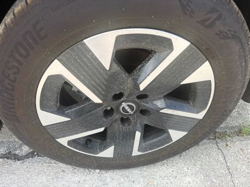 Used 2025 Nissan Kicks SR AWD/4WD image 7