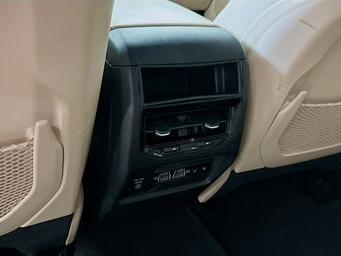Used 2023 Jeep Grand Cherokee Limited AWD/4WD image 29