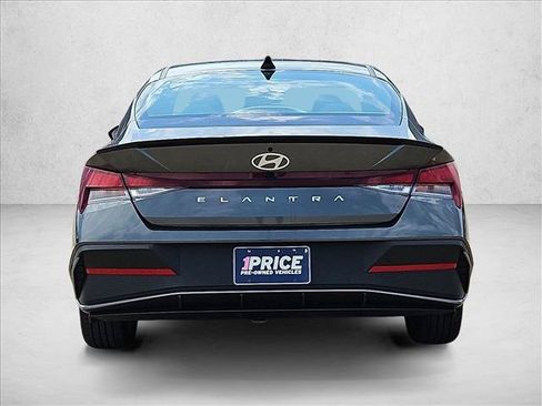 Used 2026 Hyundai Elantra Sport FWD image 7