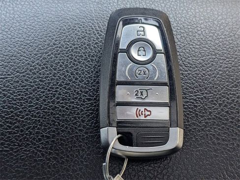 Used 2021 Ford Expedition XLT image 37