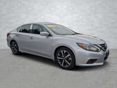 Used 2016 Nissan Altima 2.5 SR w/ LED Appearance Package