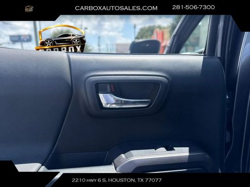 Used 2021 Toyota Tacoma TRD Off-Road w/ Technology Package AWD/4WD image 25