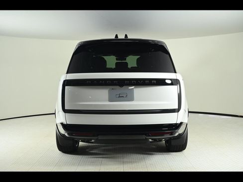 Used 2025 Land Rover Range Rover Long Wheelbase SE image 4