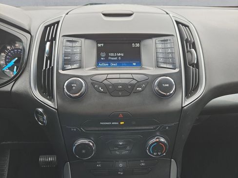 Used 2016 Ford Edge SE image 17