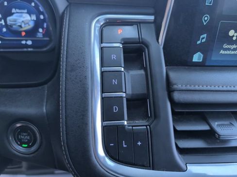 Used 2024 Chevrolet Suburban High Country AWD/4WD image 23