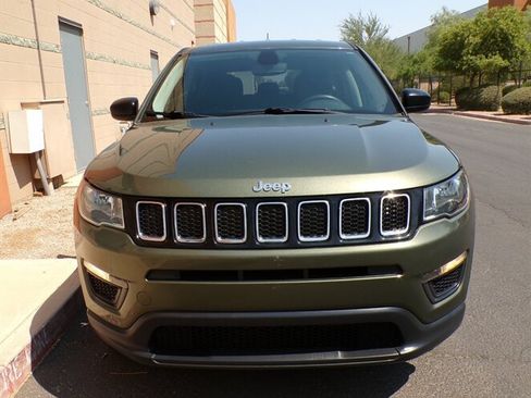Used 2019 Jeep Compass Sport w/ Tech Group AWD/4WD image 2
