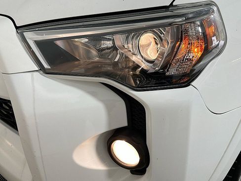 Used 2016 Toyota 4Runner 4d SUV RWD SR5 image 30