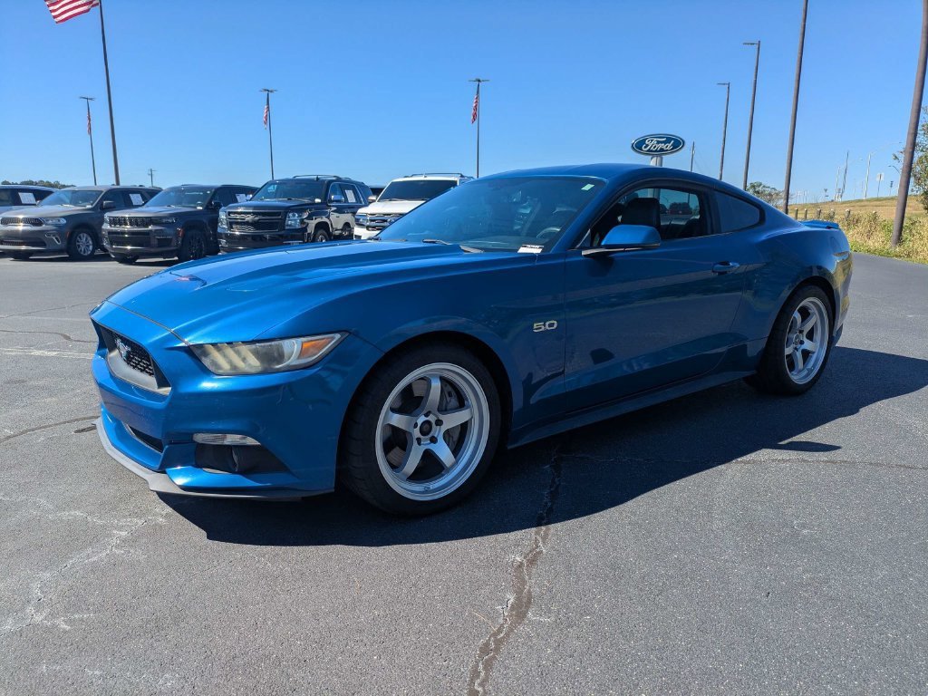 Used 2017 Ford Mustang GT Premium RWD image 8