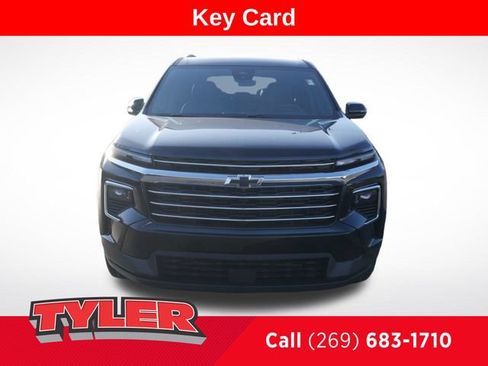 Used 2026 Chevrolet Traverse LT w/ Driver Confidence Package AWD/4WD image 2