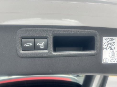 Used 2024 Toyota Venza Limited image 44