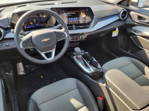 New 2026 Chevrolet Trax LT w/ Sunroof Package FWD image 27