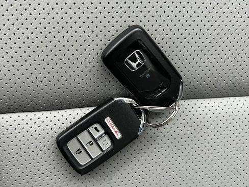 Used 2025 Honda Passport EX-L image 17