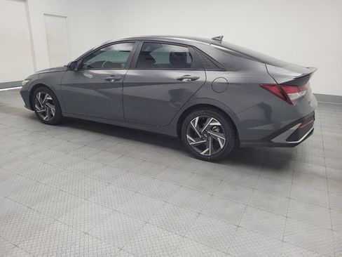 Used 2025 Hyundai Elantra Sport FWD image 3