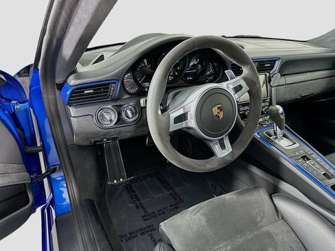 Certified 2016 Porsche 911 Carrera GTS RWD image 4