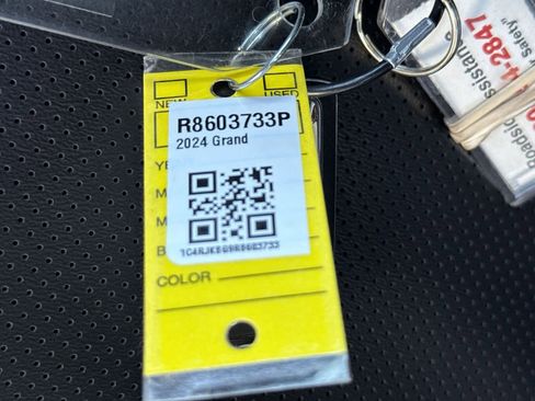 Used 2024 Jeep Grand Cherokee L Limited w/ Luxury Tech Group II image 35