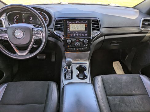 Used 2021 Jeep Grand Cherokee Laredo X RWD image 14
