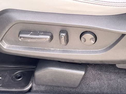 Certified 2024 Honda Pilot Touring image 31