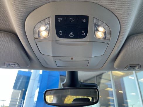 Used 2024 Chrysler Pacifica Touring-L FWD image 23