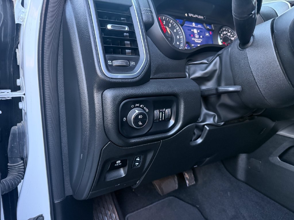 Used 2025 RAM 1500 Laramie w/ Sport Appearance Package AWD/4WD image 29