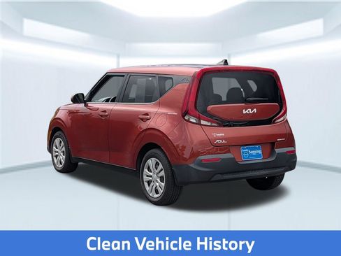 Used 2022 Kia Soul LX FWD image 4