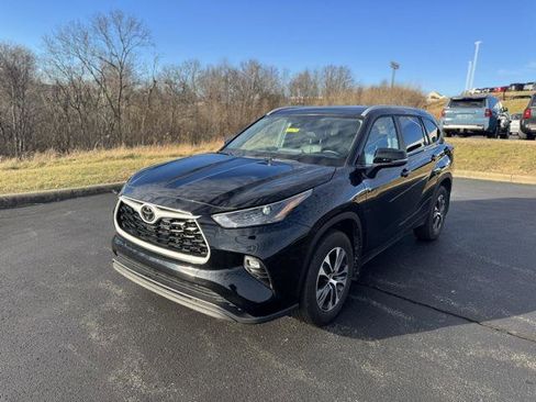 Certified 2024 Toyota Highlander XLE image 7