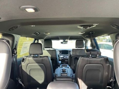 New 2026 Chrysler Pacifica Select w/ S Appearance Package FWD image 13