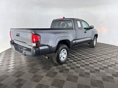 Used 2022 Toyota Tacoma SR RWD image 5