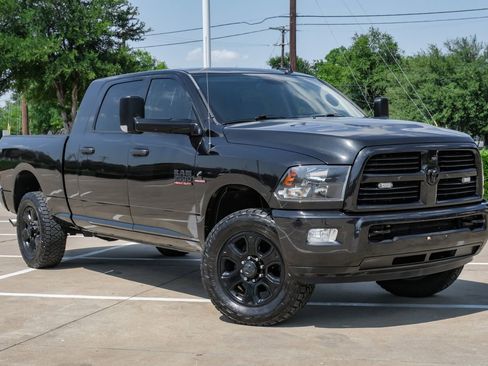 Used 2016 RAM 2500 Lone Star w/ Black Appearance Group image 5