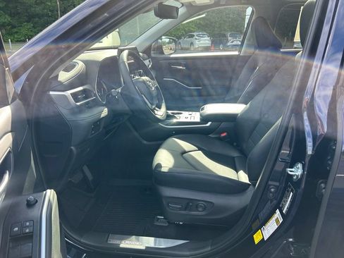 New 2026 Toyota Highlander XLE AWD/4WD image 9