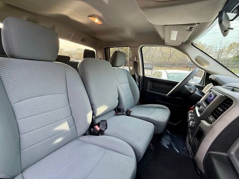Used 2017 RAM 1500 Express RWD image 23