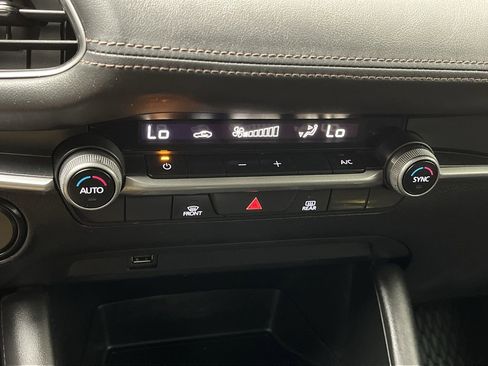 Used 2021 MAZDA MAZDA3 s FWD image 18