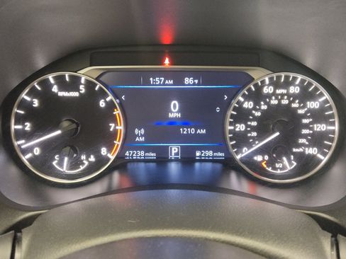 Used 2024 Nissan Altima 2.5 SV FWD image 23