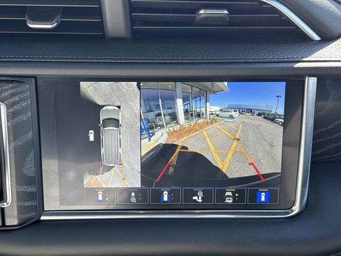 Used 2022 GMC Yukon XL Denali w/ Denali Premium Package image 26